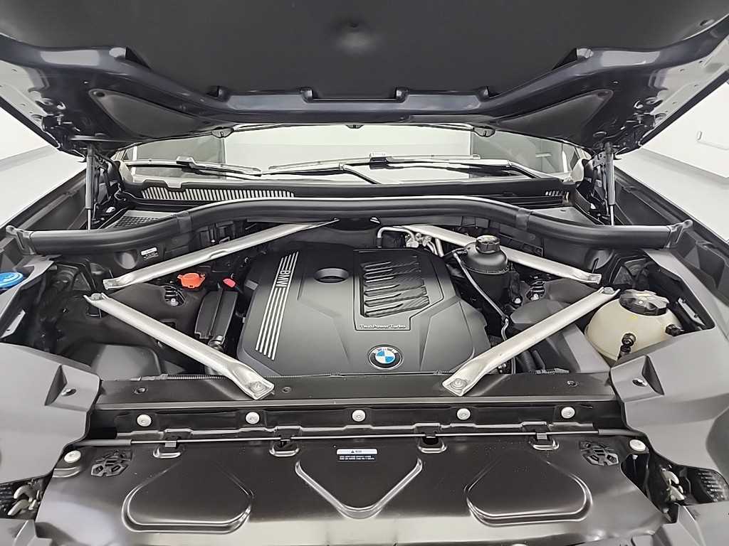 BMW X7 - Vista 5