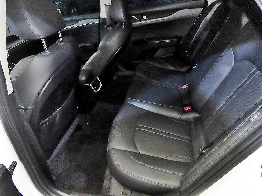 KIA K5 - Vista 6