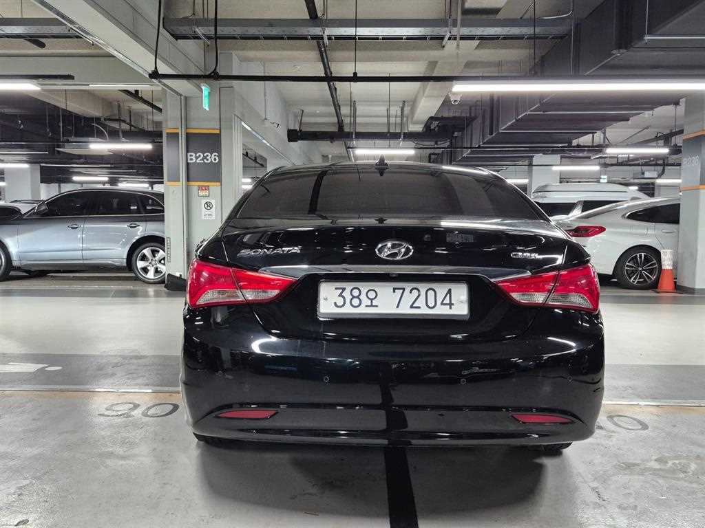 HYUNDAI Sonata - Vista 4