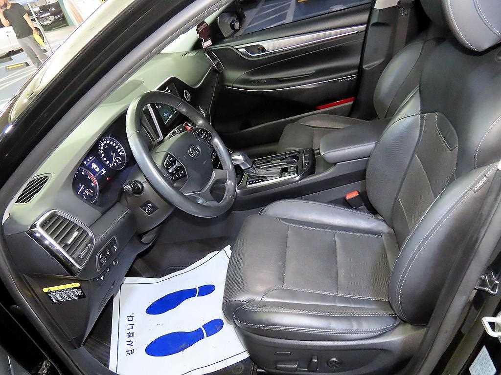 HYUNDAI Grandeur - Vista 6