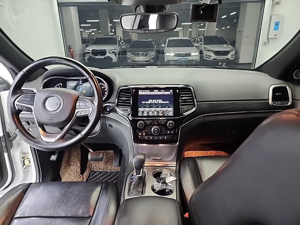 Jeep Cherokee - Vista 7