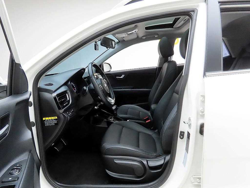 KIA Stonic 2018 Blanco - Importación desde Corea - HF Imports Iquique - Foto 13