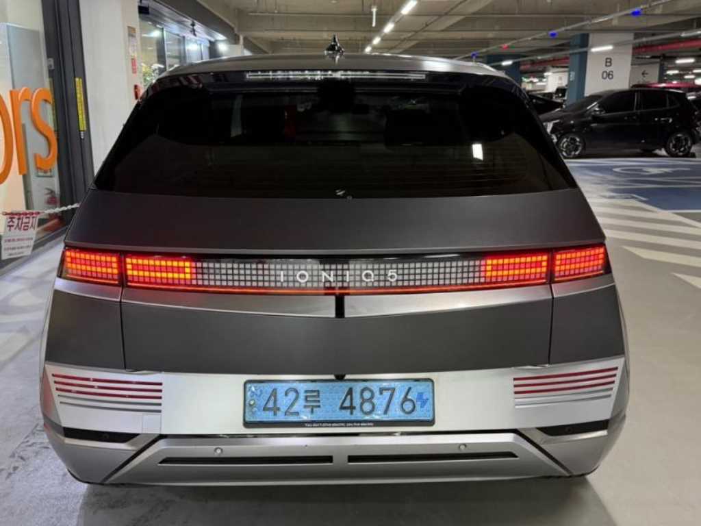 HYUNDAI Ioniq 5 - Vista 5