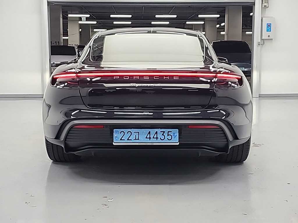 Porsche Taycan - Vista 3