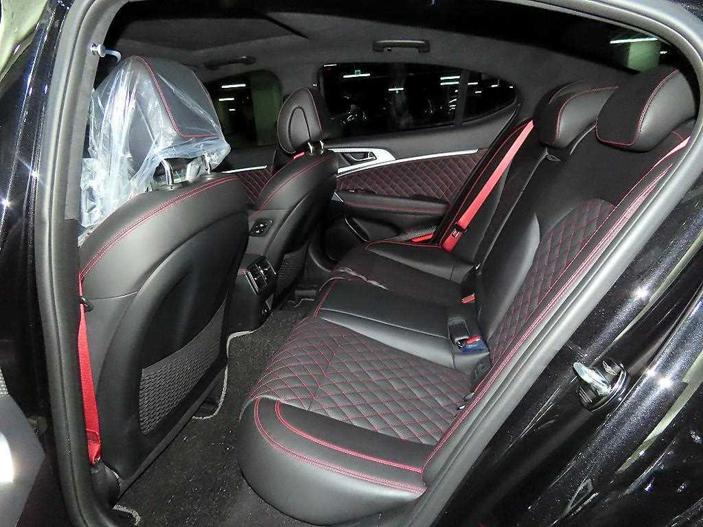 Genesis G70 - Vista 7