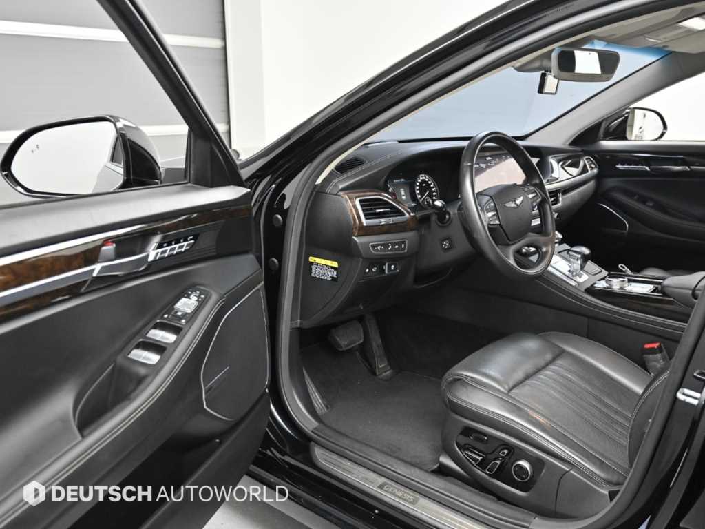 Genesis G90 - Vista 11