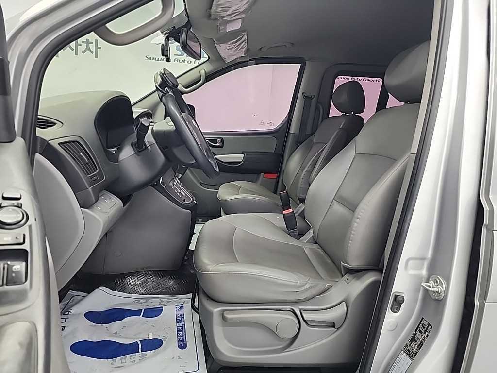 HYUNDAI Starex - Vista 11