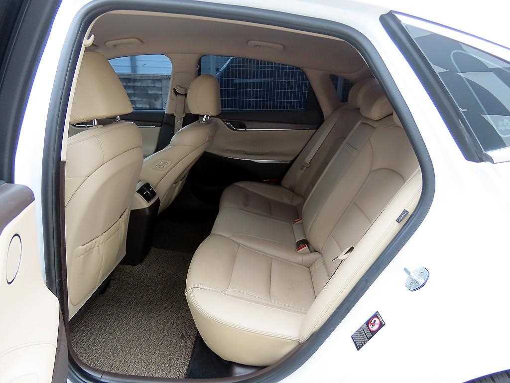 HYUNDAI Grandeur - Vista 5