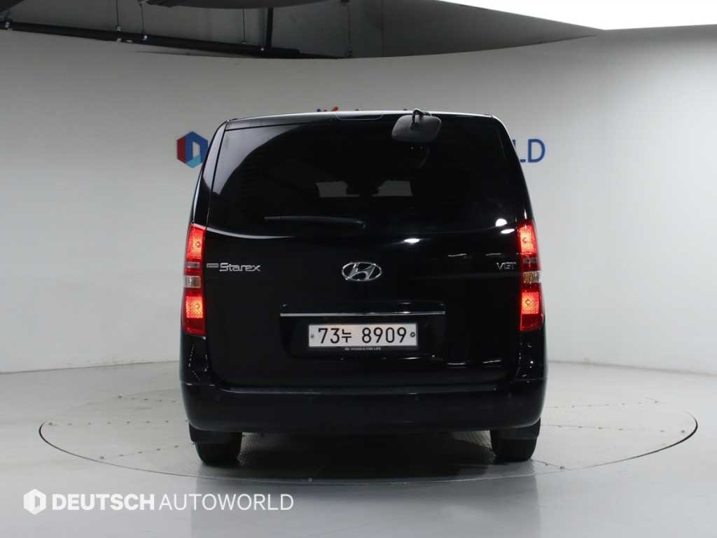 HYUNDAI Starex - Vista 4