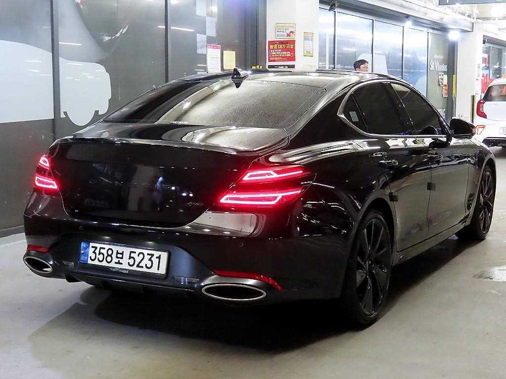 Genesis G70 - Vista 4