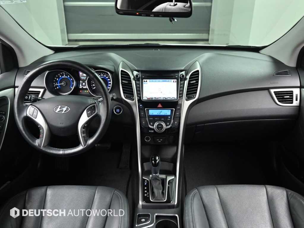 HYUNDAI i30 - Vista 7