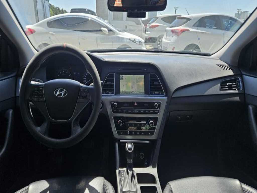 HYUNDAI Sonata - Vista 7