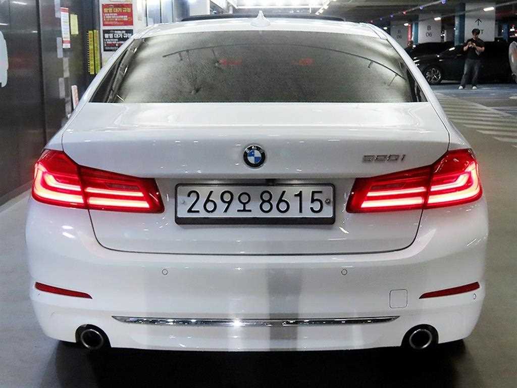 BMW 5 Series - Vista 5