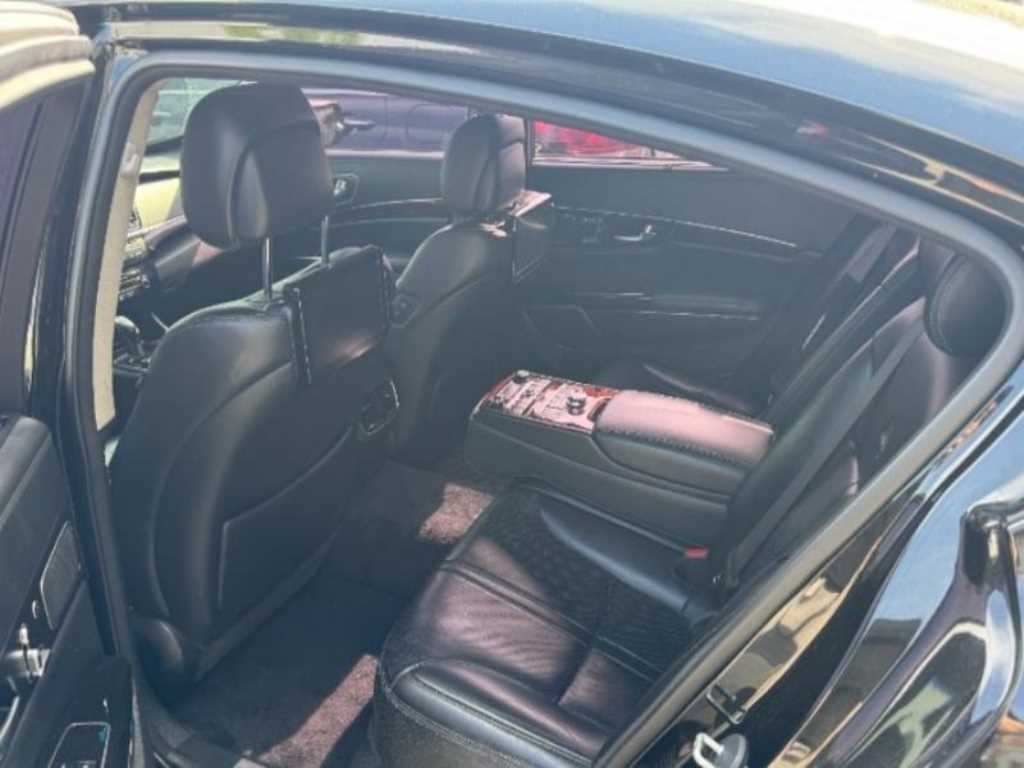 KIA K9 - Vista 4