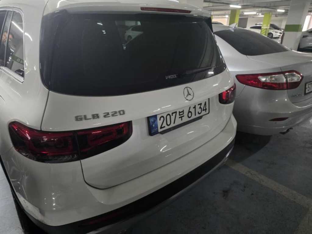 Mercedes Benz GLB Class - Vista 2