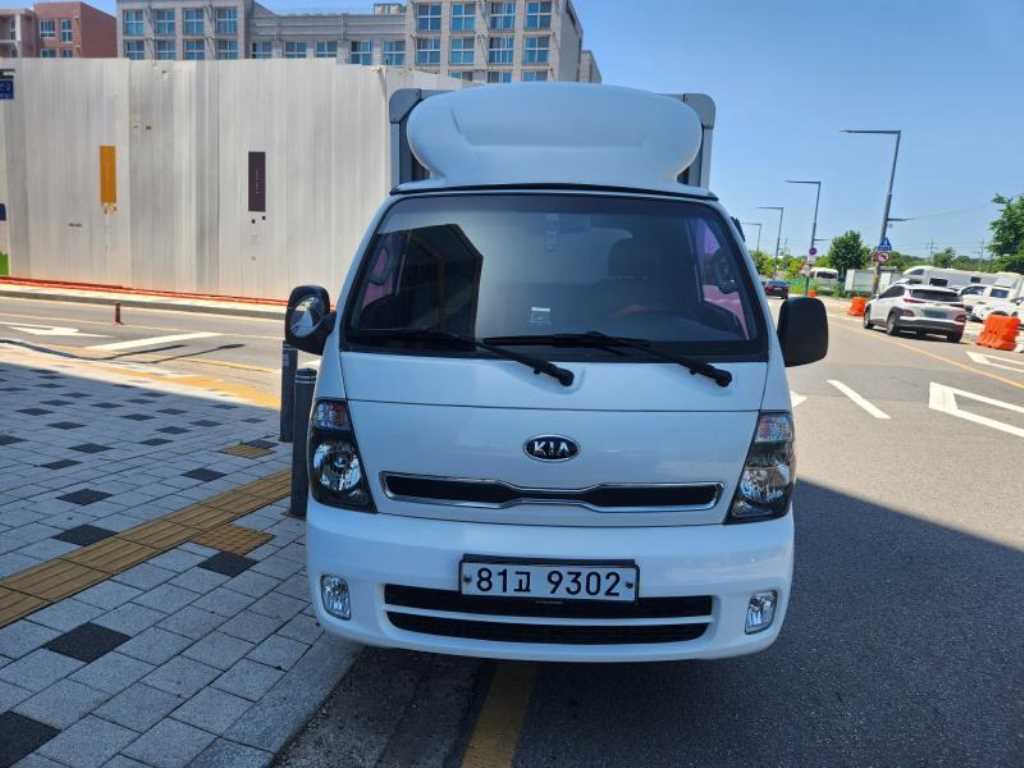 Small Truck Top_Wingbody 2012 Blanco - Importación desde Corea - HF Imports Iquique - Foto 1