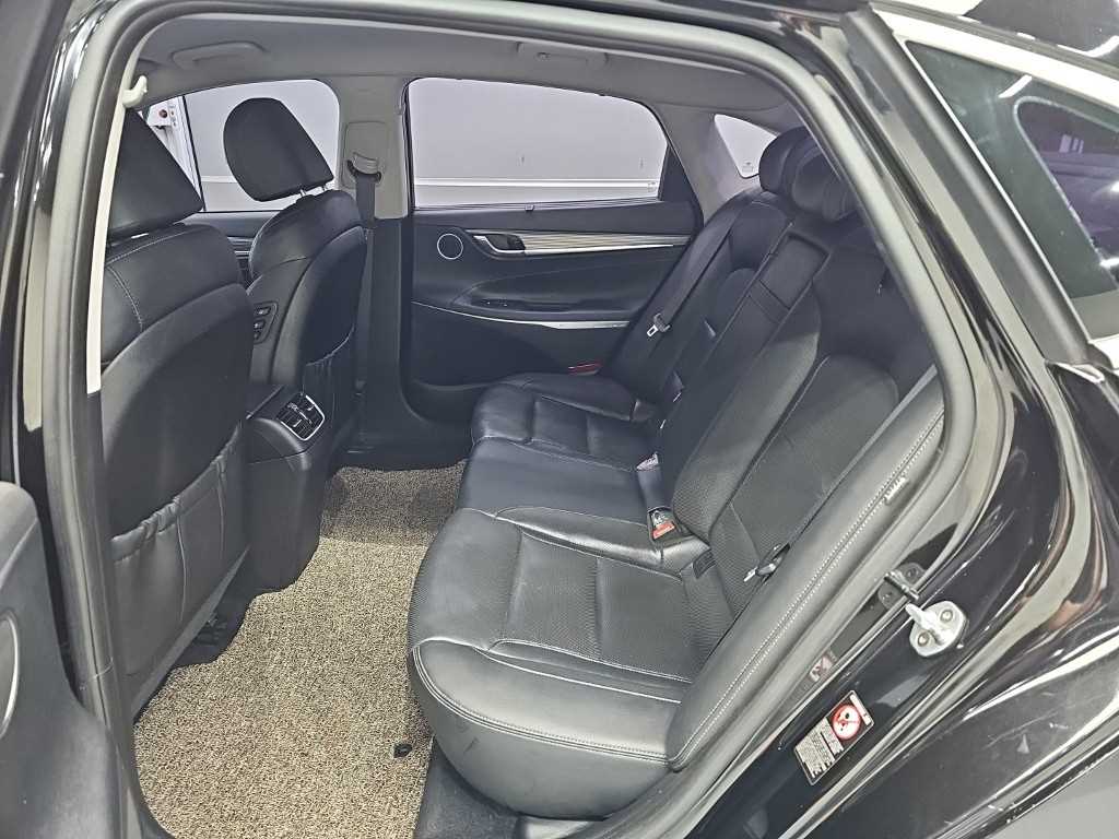 HYUNDAI Grandeur - Vista 12