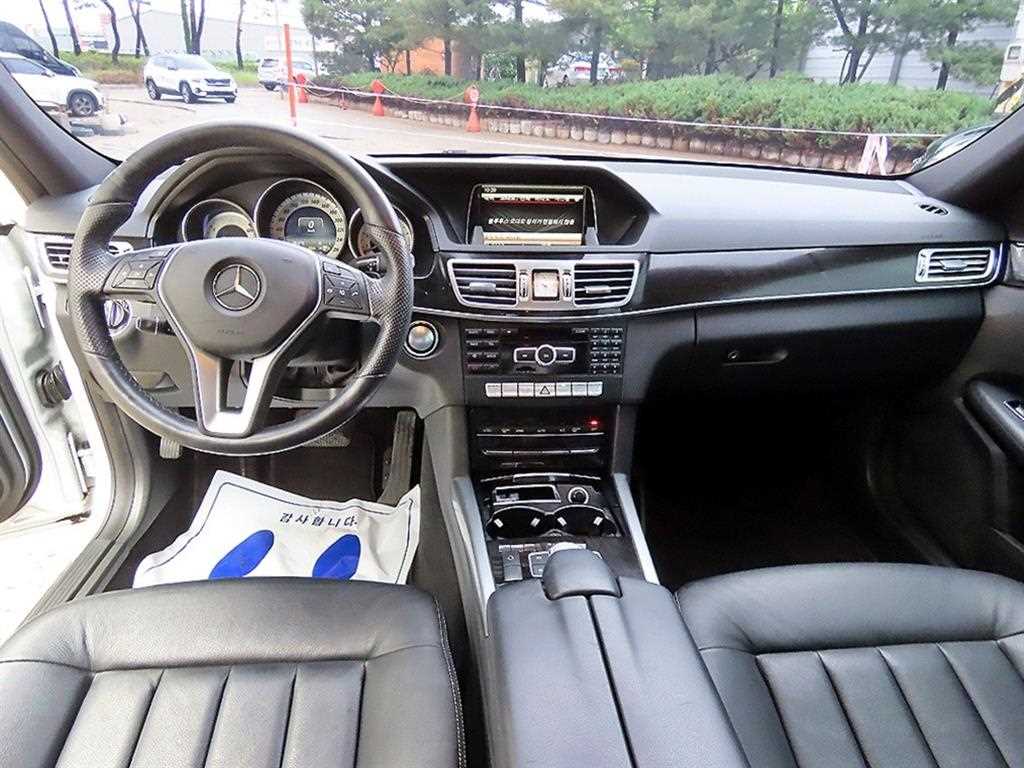 Mercedes Benz E class - Vista 7