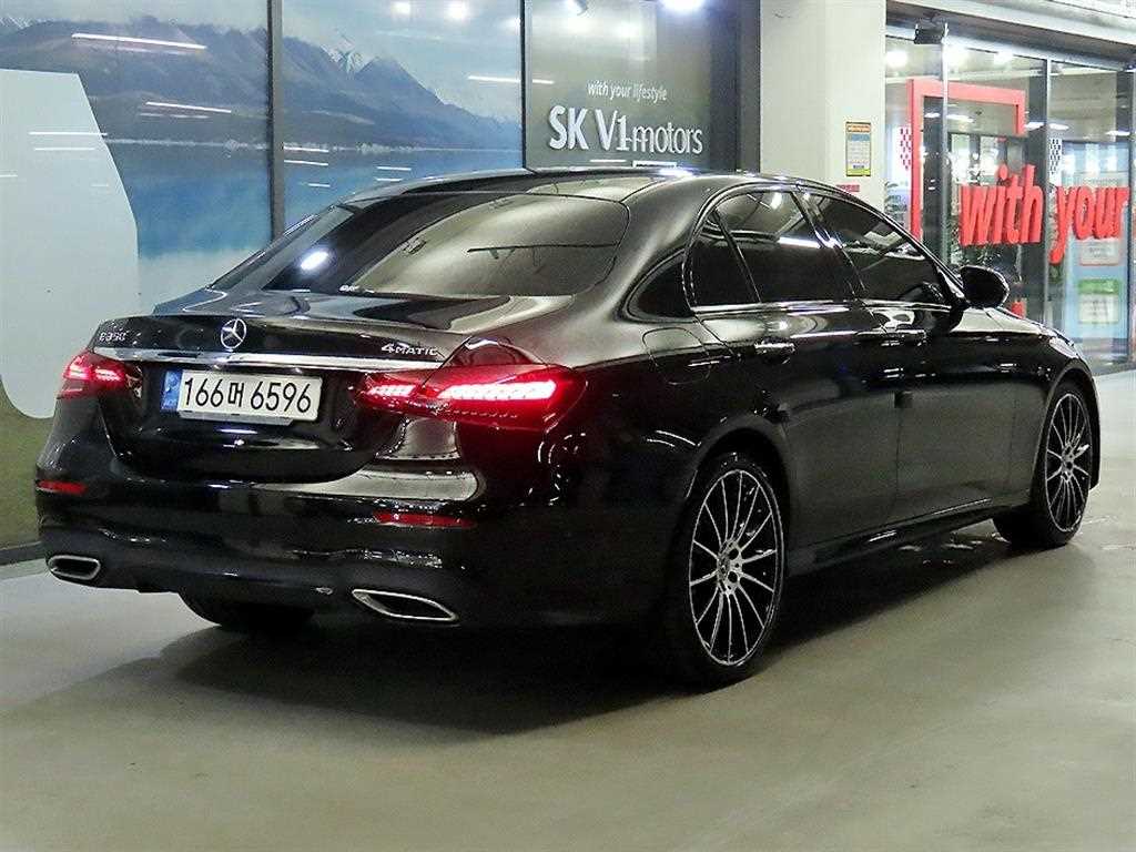 Mercedes Benz E class - Vista 4