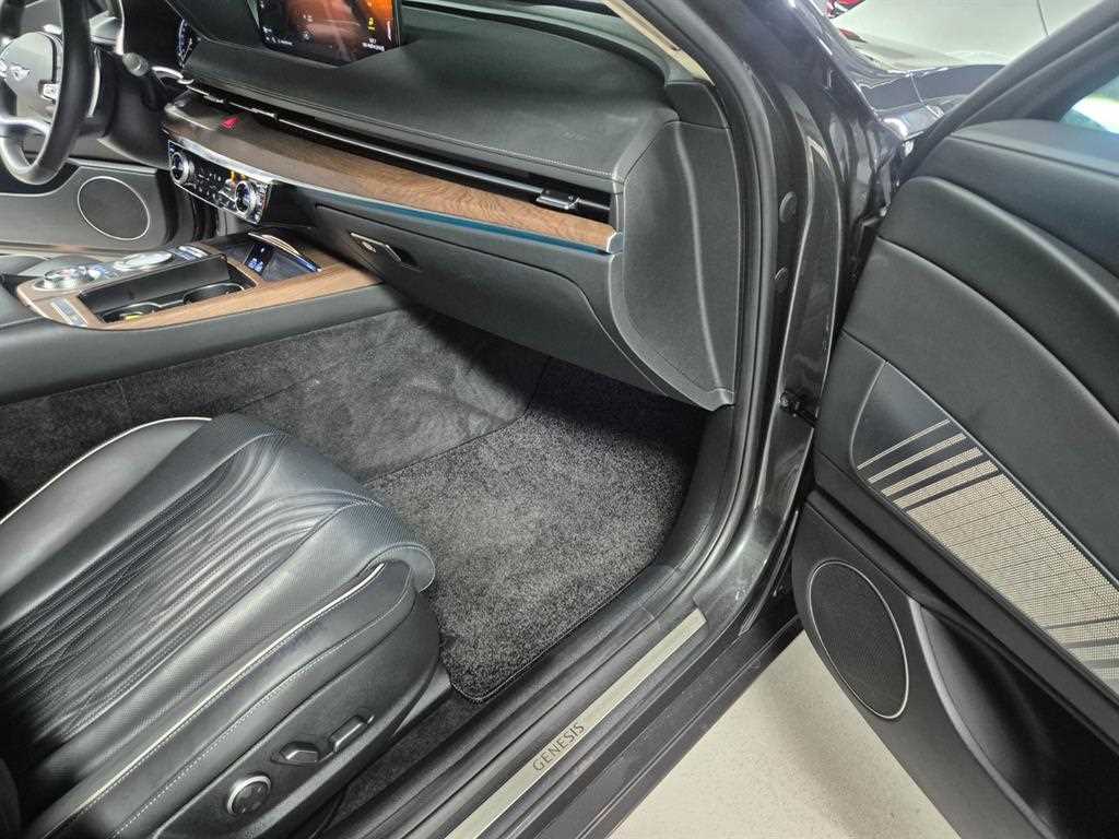Genesis G80 - Vista 11