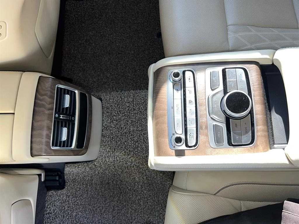 KIA K9 - Vista 11