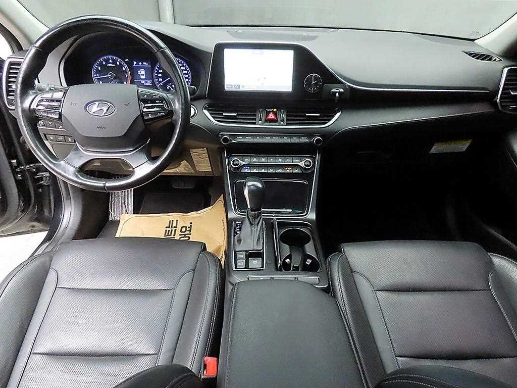 HYUNDAI Grandeur - Vista 7