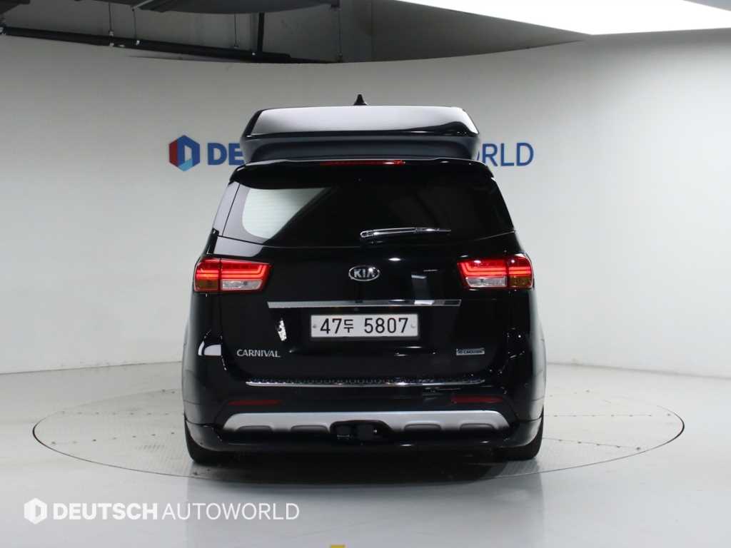 KIA Carnival - Vista 4