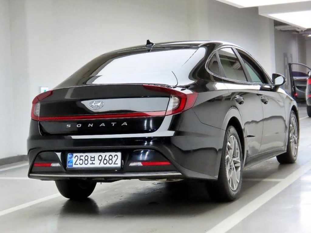 HYUNDAI Sonata - Vista 4