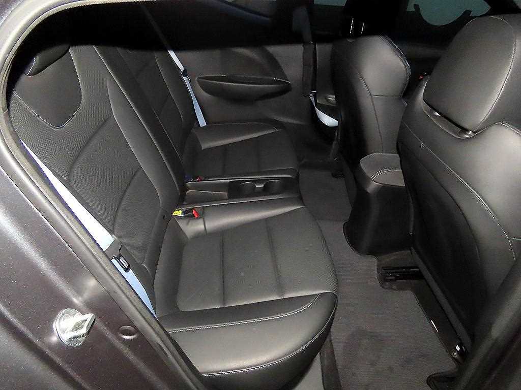 HYUNDAI Veloster - Vista 7