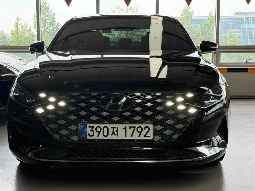 HYUNDAI Grandeur - Vista 2