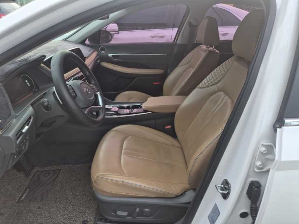HYUNDAI Sonata - Vista 6