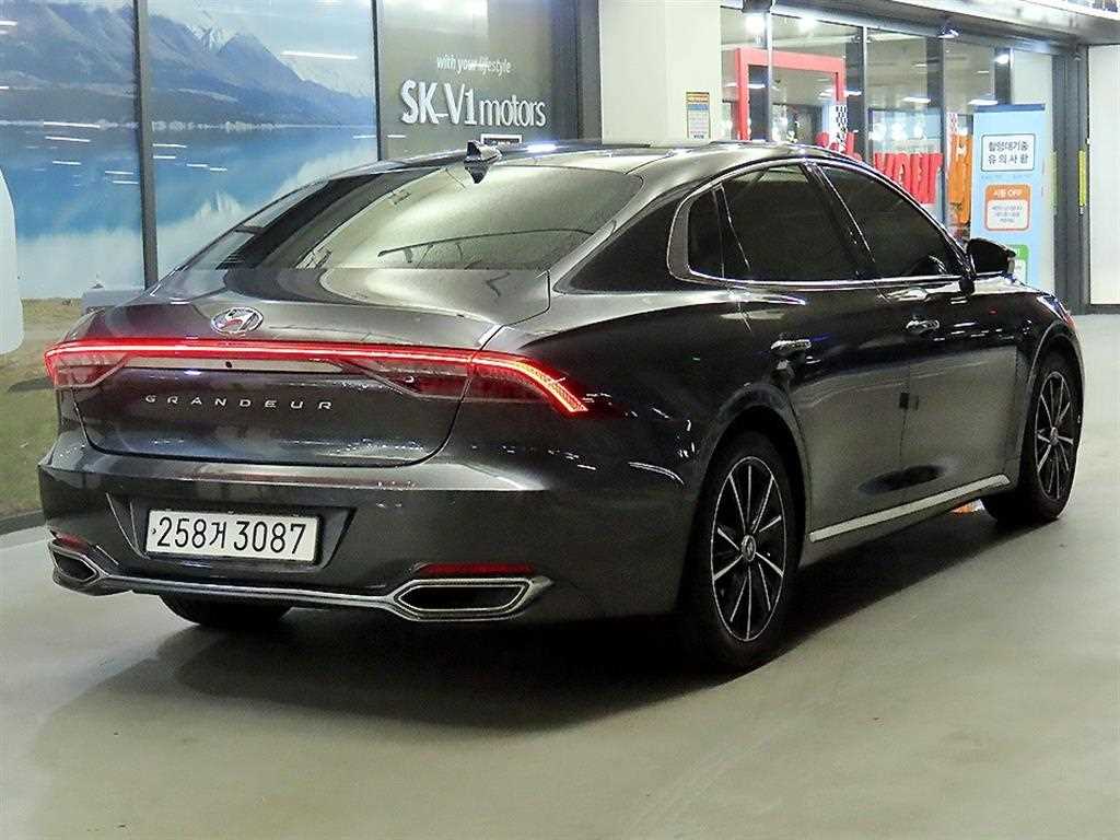 HYUNDAI Grandeur - Vista 4