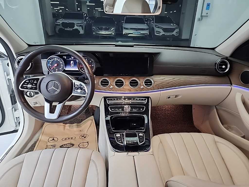 Mercedes Benz E class - Vista 7