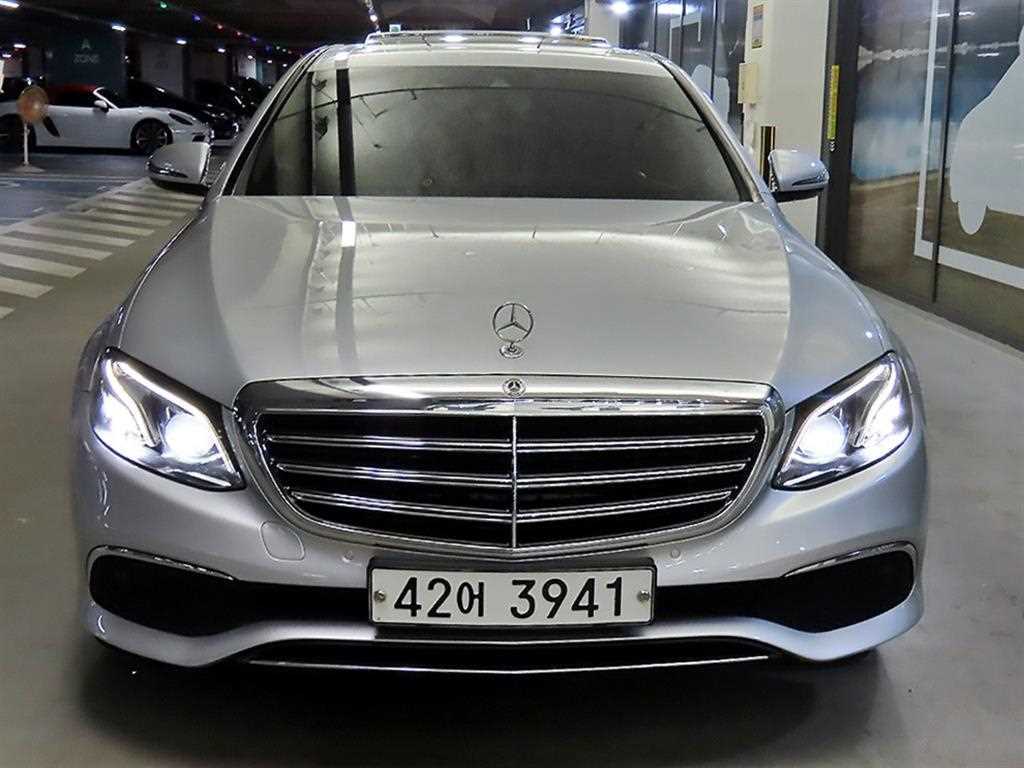 Mercedes Benz E class - Vista 2