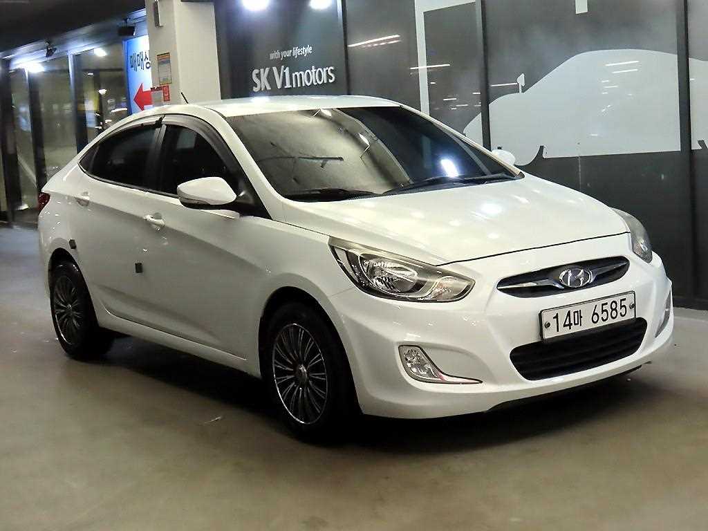HYUNDAI Accent 2014 Blanco - Importación desde Corea - HF Imports Iquique - Foto 1