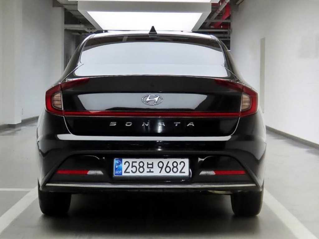 HYUNDAI Sonata - Vista 3