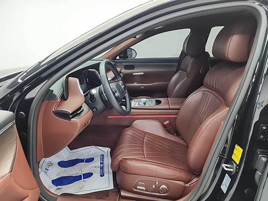 Genesis G90 - Vista 11