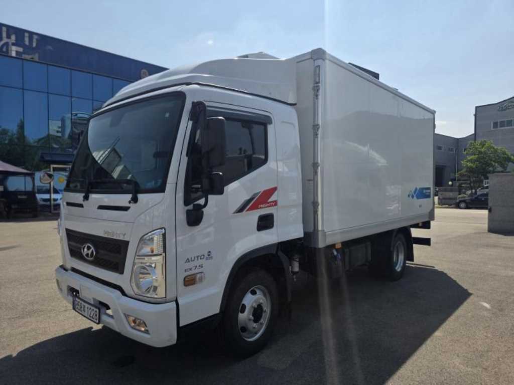 medium and large cargo truck - Vista 3