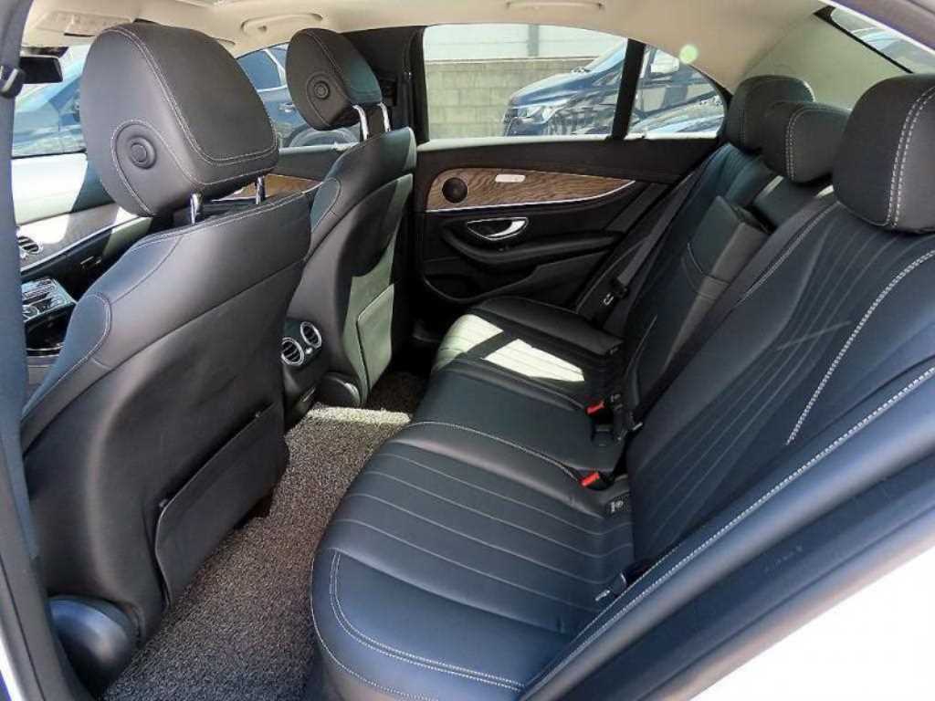 Mercedes Benz E class - Vista 6