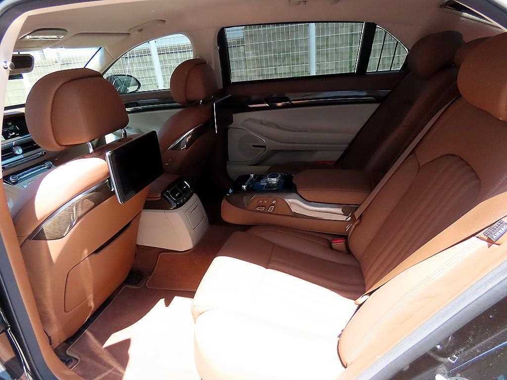 Genesis G90 - Vista 3