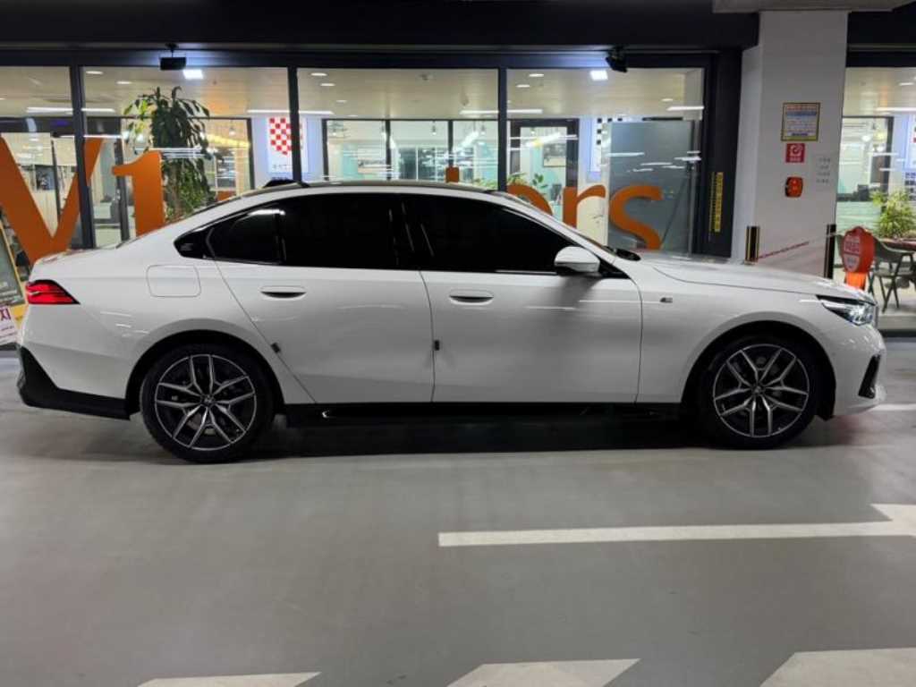 BMW 5 Series - Vista 3