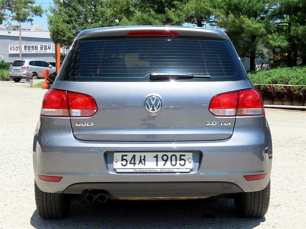 Volkswagen Golf - Vista 4