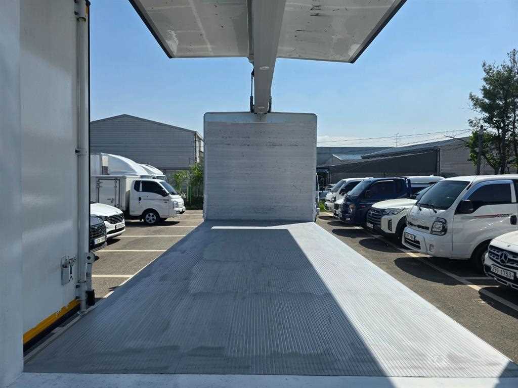 medium and large cargo truck 2024 Blanco - Importación desde Corea - HF Imports Iquique - Foto 13