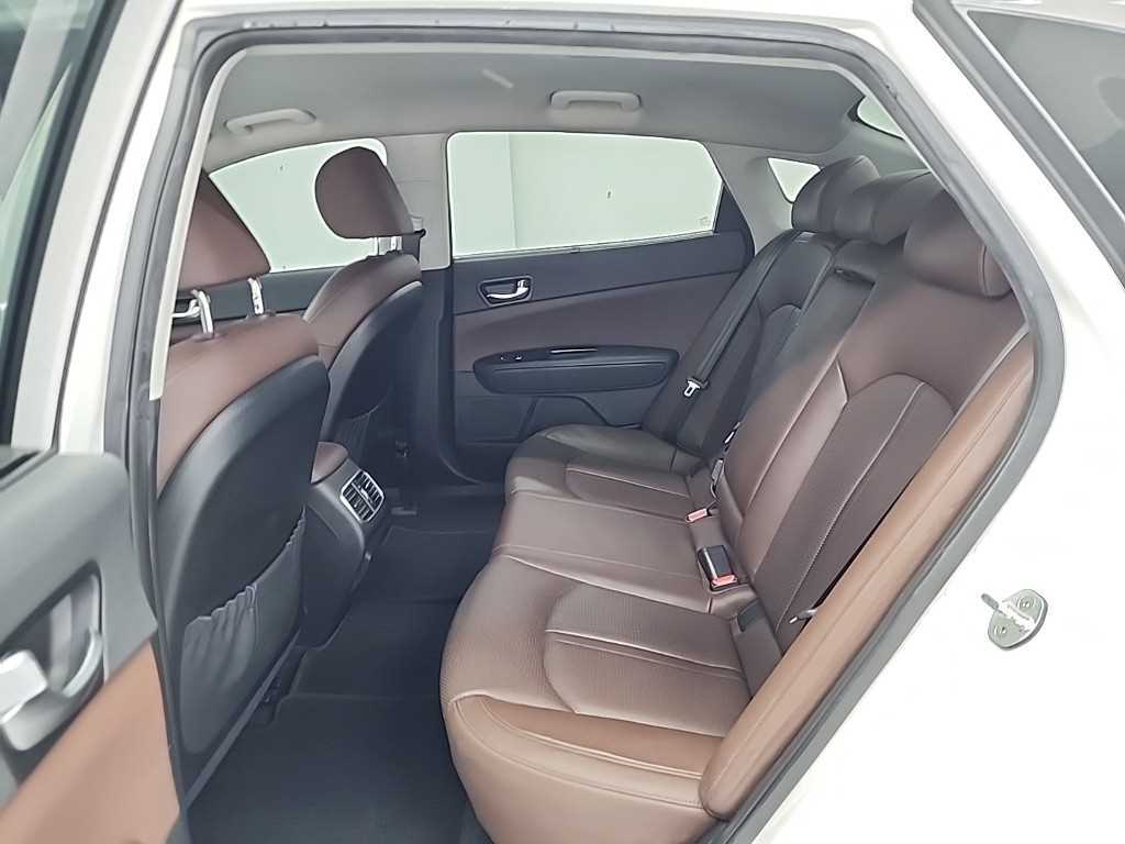 KIA K5 - Vista 12