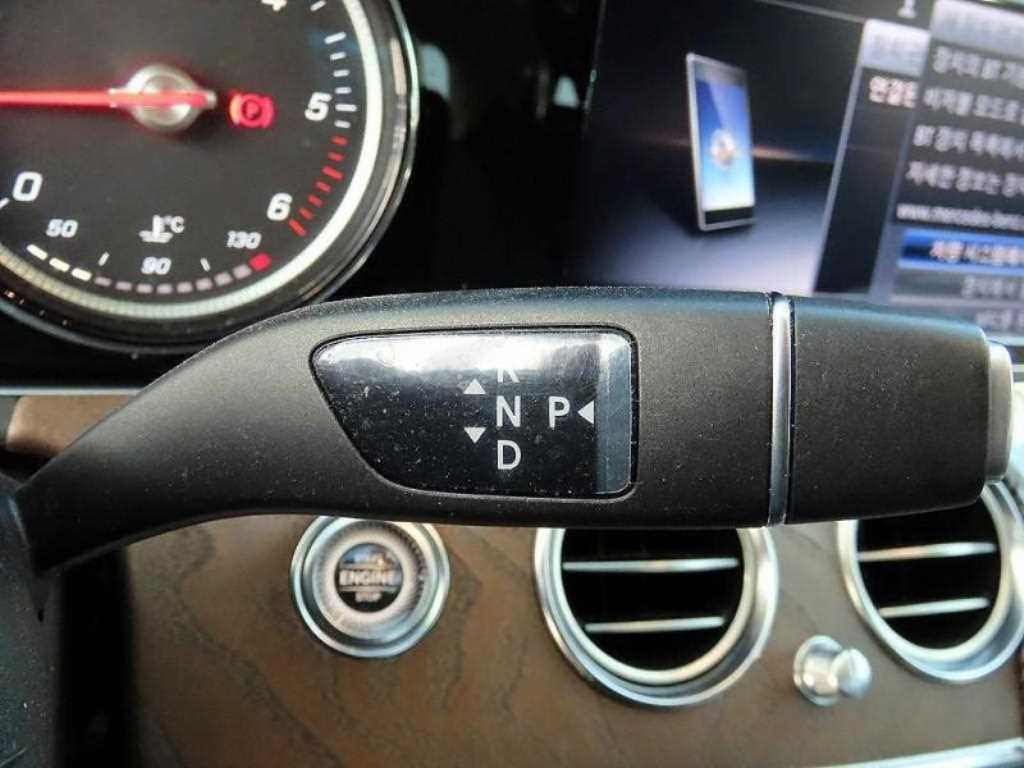 Mercedes Benz E class - Vista 11