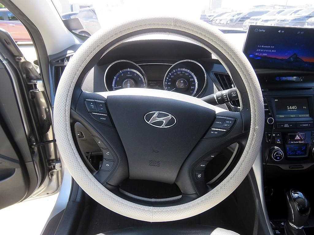 HYUNDAI Sonata - Vista 10