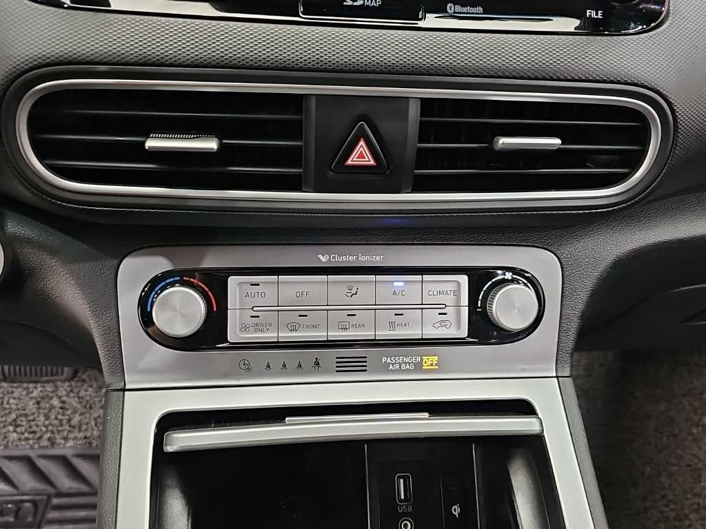 HYUNDAI Kona - Vista 10