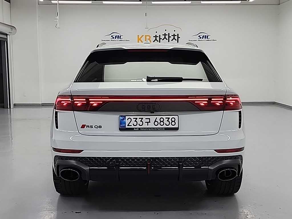 Audi RSQ8 - Vista 3