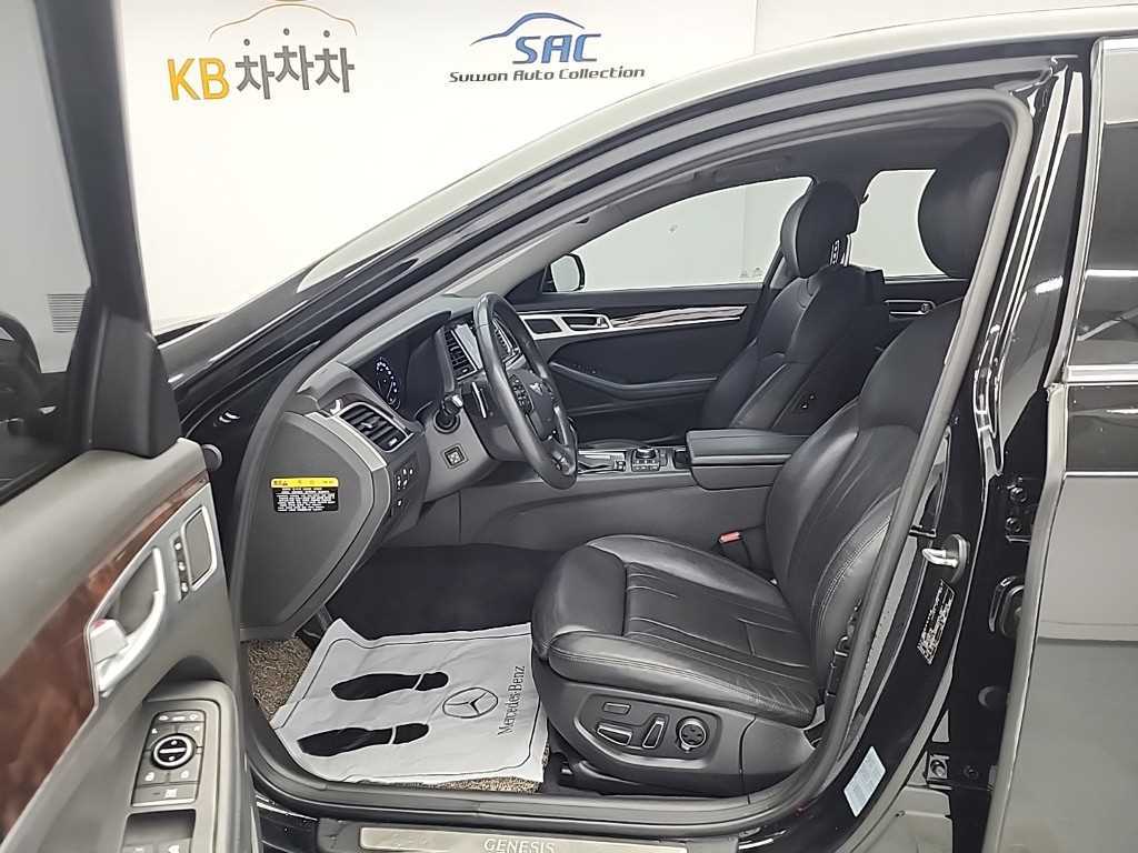 HYUNDAI Genesis - Vista 11