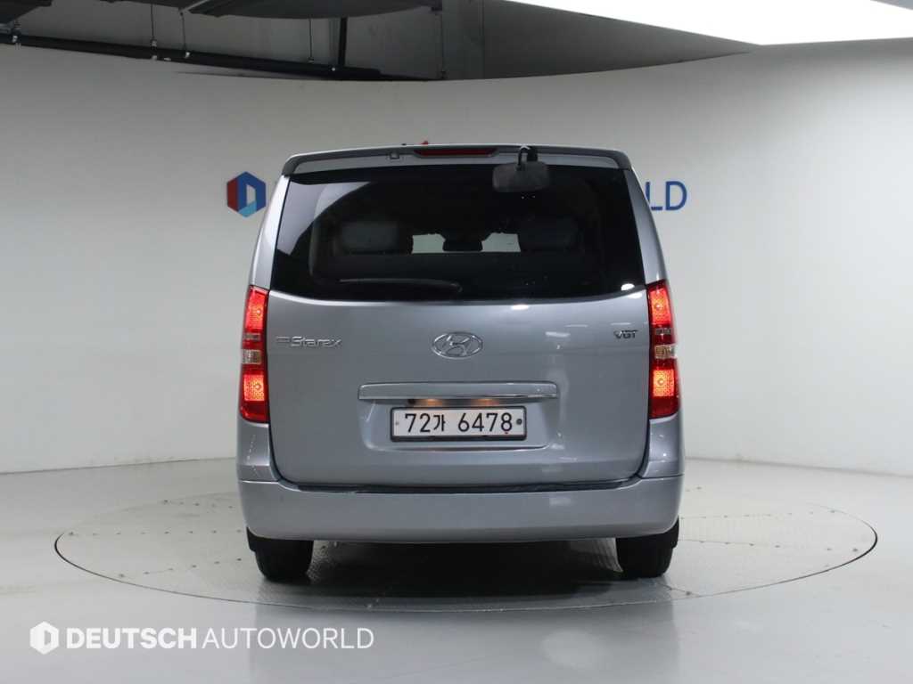 HYUNDAI Starex - Vista 4